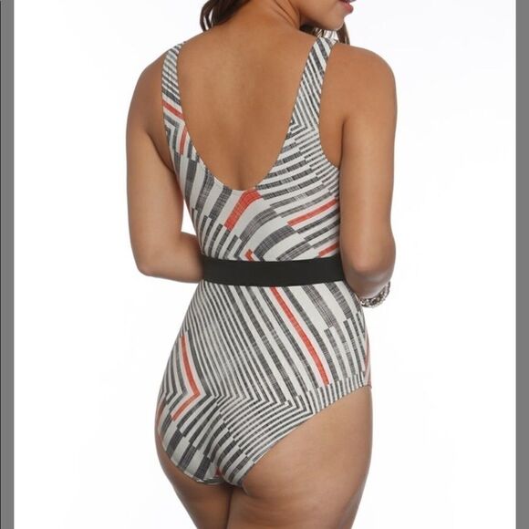 Sunā&āSea...Ā OneāPieceāBathingāSuit - Picture 2 of 5